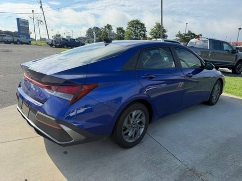 Used 2024 Hyundai Elantra SEL FWD image 10