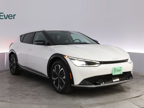Used 2022 Kia EV6 Wind RWD image 13