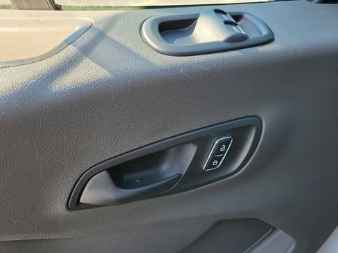 Used 2023 Ford Transit 250 Medium Roof image 7