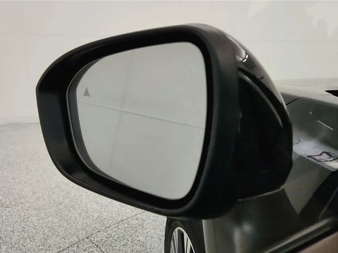 Used 2023 Nissan Rogue SV image 24