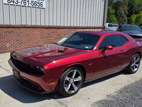 Used 2014 Dodge Challenger R/T RWD image 1