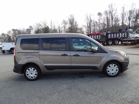 Used 2020 Ford Transit Connect XL image 9