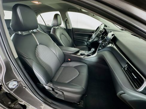 Used 2024 Toyota Camry SE FWD image 30