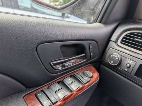 Used 2012 Chevrolet Tahoe LT w/ Texas Edition RWD image 19