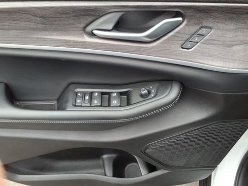 Certified 2023 Jeep Grand Cherokee Limited AWD/4WD image 19