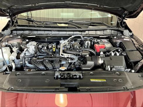 Used 2025 Nissan Altima 2.5 SV FWD image 28
