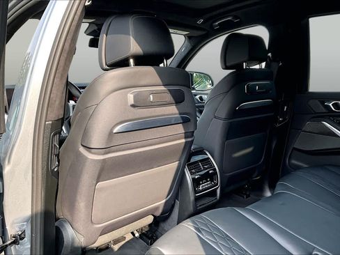 Used 2026 BMW X7 M60i AWD/4WD image 22