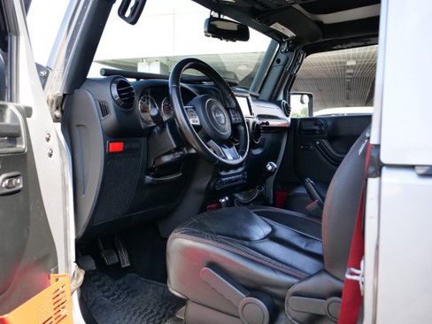 Used 2017 Jeep Wrangler Rubicon AWD/4WD image 33