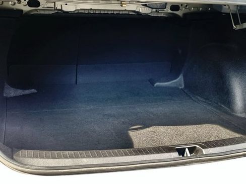 Used 2021 Toyota Corolla LE FWD image 38