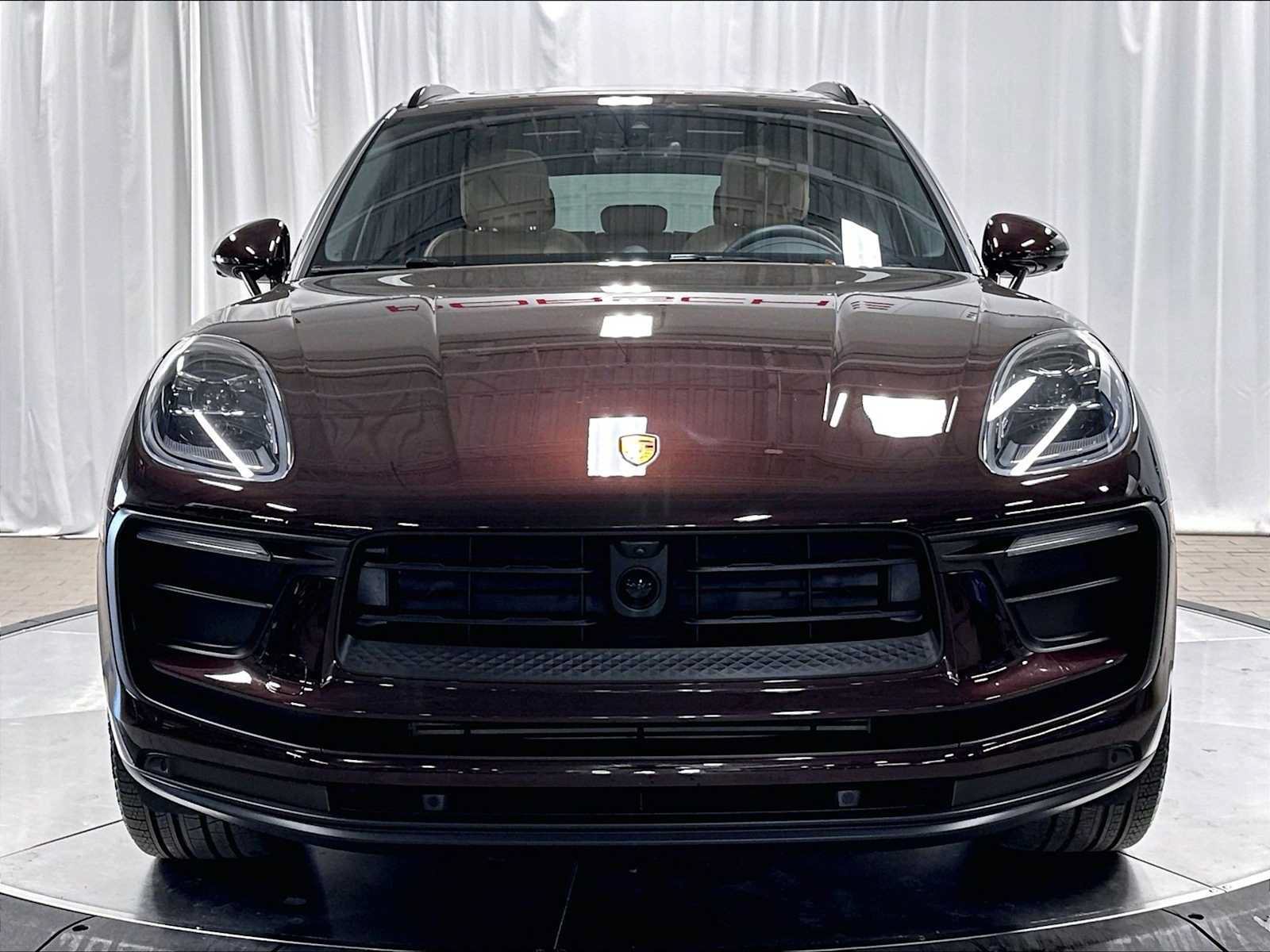 Used 2026 Porsche Macan AWD/4WD image 12