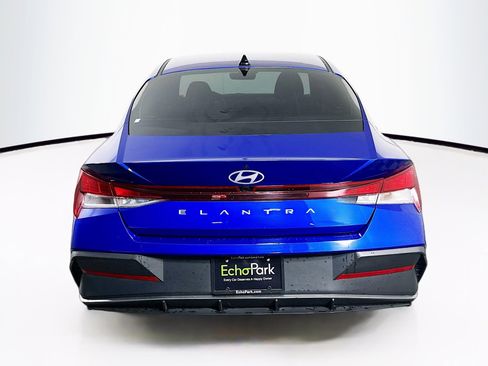 Used 2024 Hyundai Elantra SEL FWD image 7