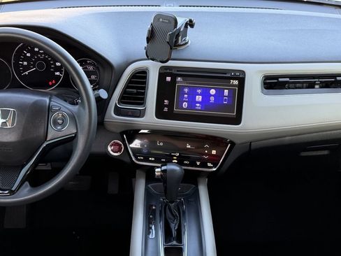 Used 2018 Honda HR-V EX image 15
