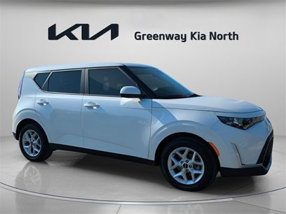 Certified 2025 Kia Soul LX w/ Option Group 015
