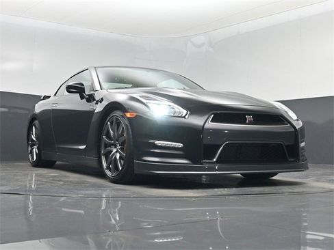 Used 2012 Nissan GT-R Premium image 53