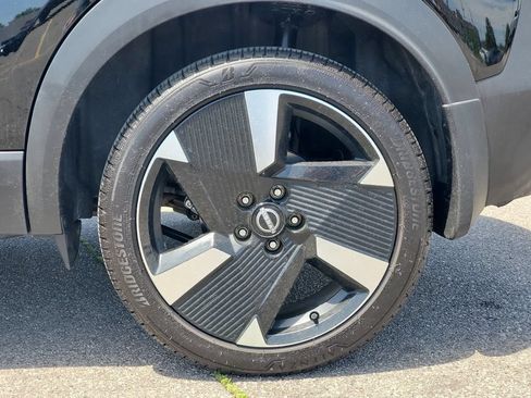 Used 2025 Nissan Kicks SR AWD/4WD image 5
