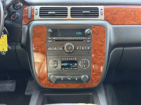 Used 2012 Chevrolet Avalanche LT image 21