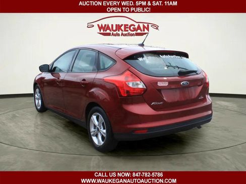 Used 2013 Ford Focus SE w/ SE Winter Pkg image 5