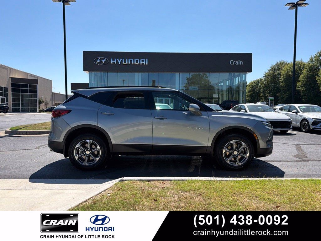 Used 2024 Chevrolet Blazer LT w/ Convenience Package FWD image 1