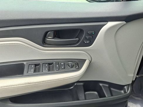 Used 2019 Honda Odyssey EX-L image 12