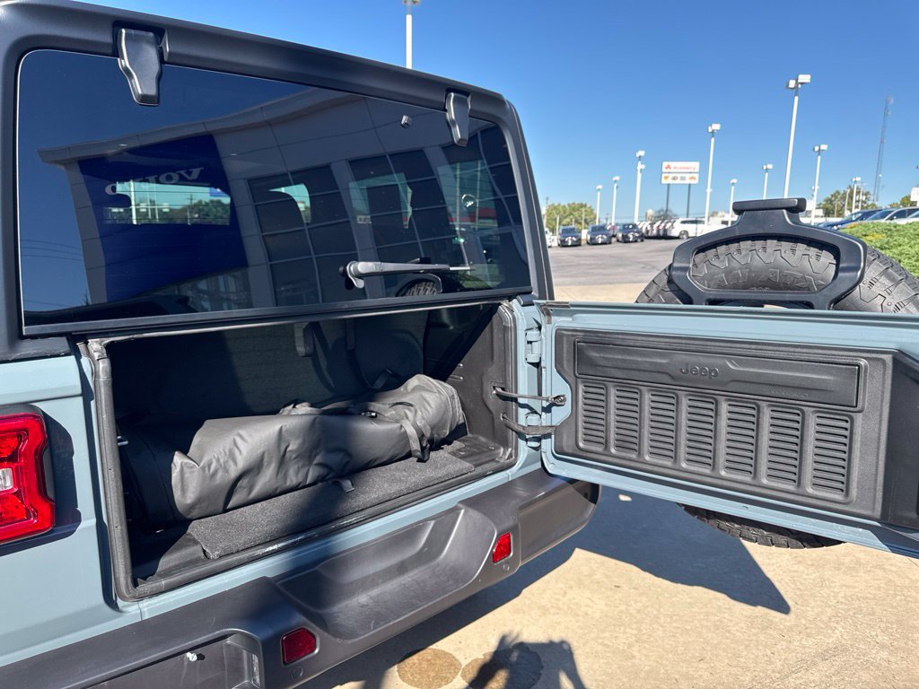 Used 2024 Jeep Wrangler Sport AWD/4WD image 39