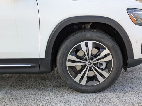 Certified 2026 Mercedes-Benz GLB 250 4MATIC image 24