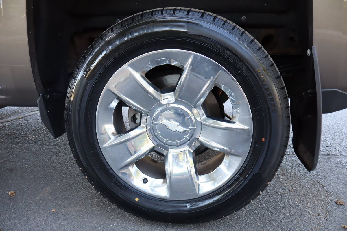 Used 2014 Chevrolet Silverado 1500 LTZ Z71 w/ LTZ Plus Package AWD/4WD image 39