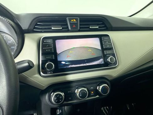 Used 2022 Nissan Versa SV image 7