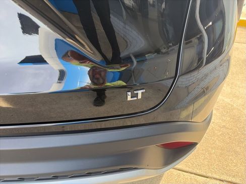 Used 2025 Chevrolet Trax LT FWD image 8