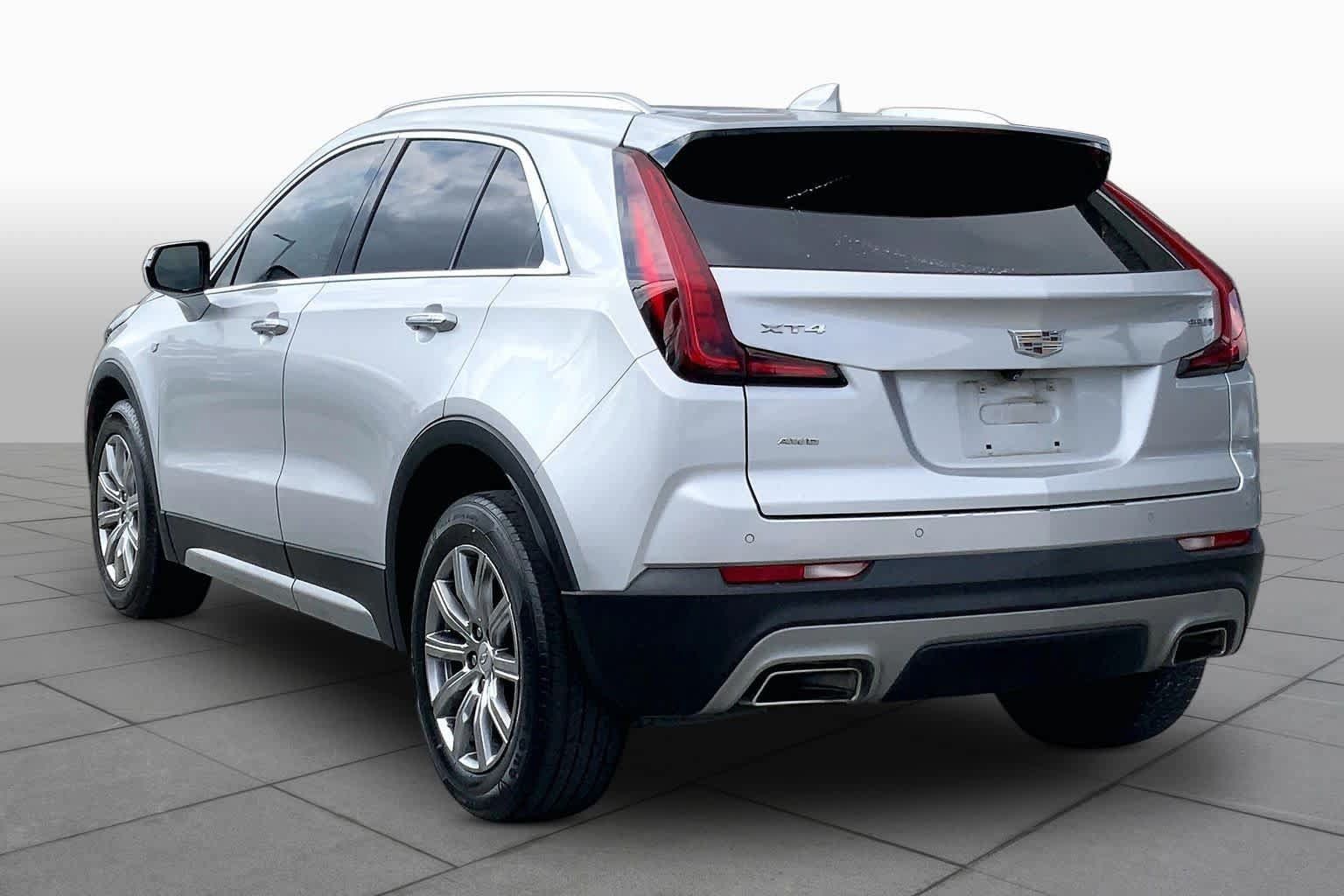 Used 2022 Cadillac XT4 Premium Luxury w/ Safety Alert Package AWD/4WD image 12