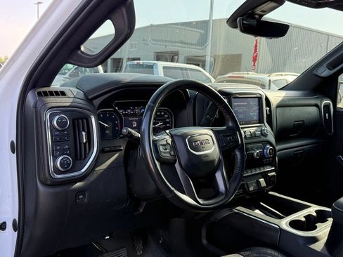 Used 2022 GMC Sierra 1500 AT4 w/ AT4 Premium Package AWD/4WD image 4
