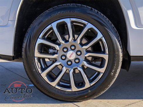 Used 2021 GMC Acadia Denali w/ Denali Technology Package image 8