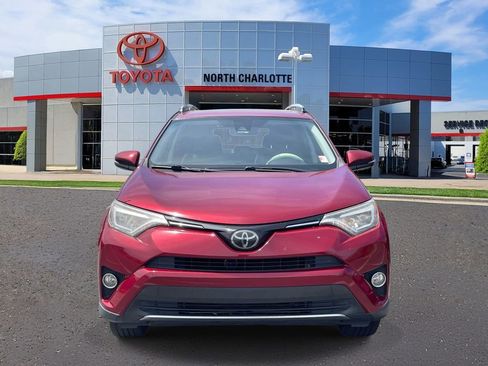 Used 2018 Toyota RAV4 Limited image 2