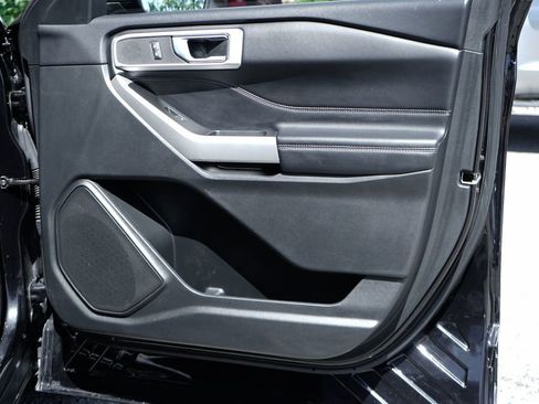 Used 2022 Ford Explorer XLT w/ Equipment Group 202A image 41