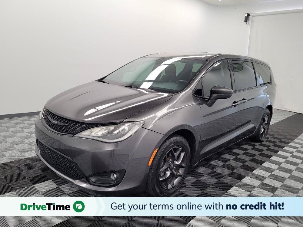 Used 2019 Chrysler Pacifica Touring Plus w/ S Appearance Package FWD image 1
