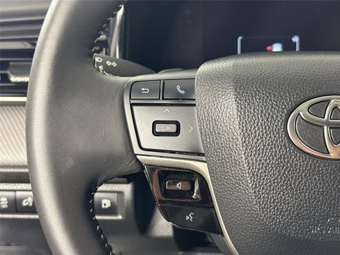 Used 2025 Toyota Camry SE image 17