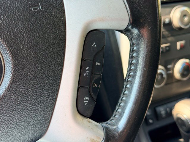 Used 2012 Chevrolet Traverse LT w/ LPO, 'HIT The Road' Package FWD image 11