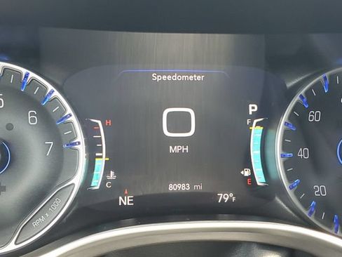 Used 2024 Chrysler Pacifica Touring-L FWD image 22