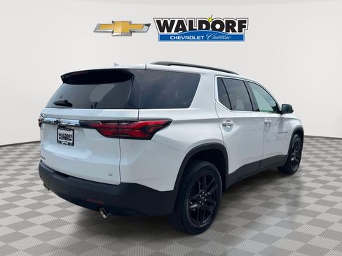 Used 2023 Chevrolet Traverse LT w/ Rear Camera Mirror Package AWD/4WD image 6