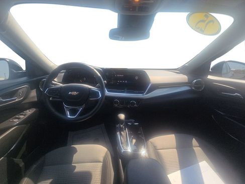 Used 2025 Chevrolet Trax LT w/ Driver Confidence Package FWD image 9