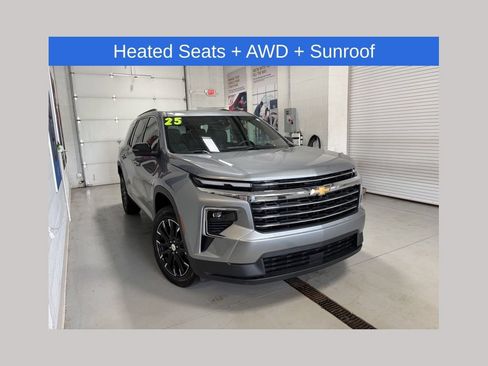 Used 2025 Chevrolet Traverse LT w/ Sun and Wheel Package AWD/4WD image 1