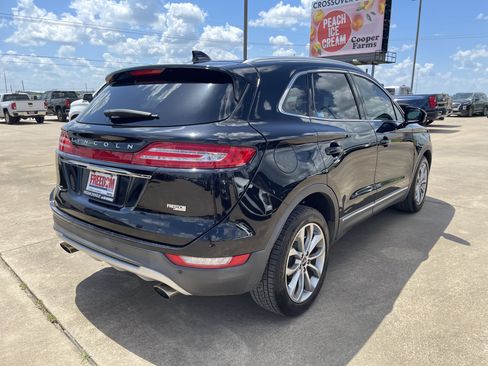 Used 2019 Lincoln MKC Select w/ Select Plus Package FWD image 4