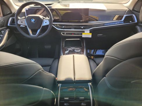 Used 2026 BMW X7 xDrive40i image 13