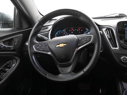 Used 2018 Chevrolet Malibu LT FWD image 15