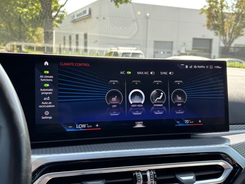 Used 2022 BMW i4 eDrive40 w/ M Sport Package image 32