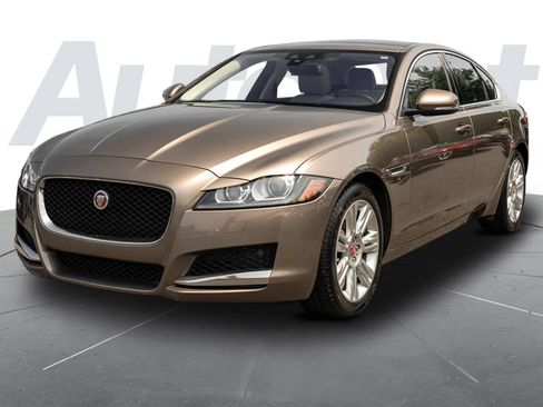 Used 2017 Jaguar XF Premium AWD/4WD image 5