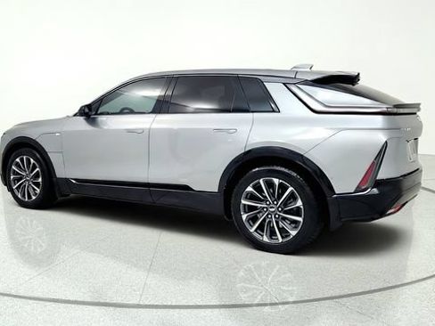 Used 2024 Cadillac Lyriq Sport AWD/4WD image 6