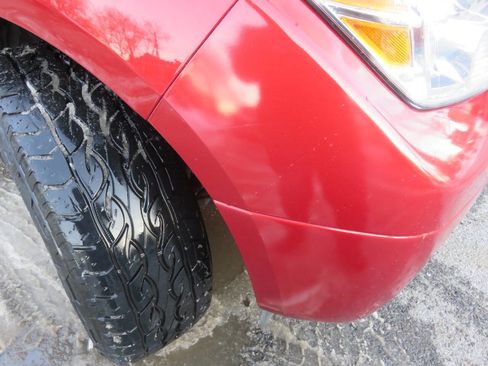 Used 2013 Nissan Frontier SV image 27