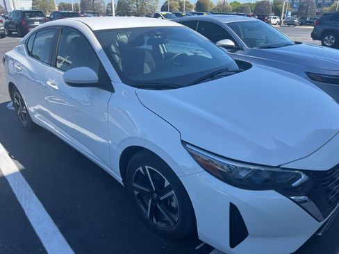 Used 2024 Nissan Sentra SV image 3