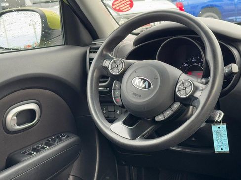 Used 2019 Kia Soul image 12