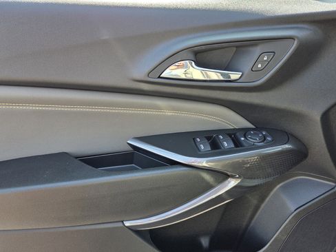 New 2026 Chevrolet Trax ACTIV w/ Sunroof Package FWD image 11